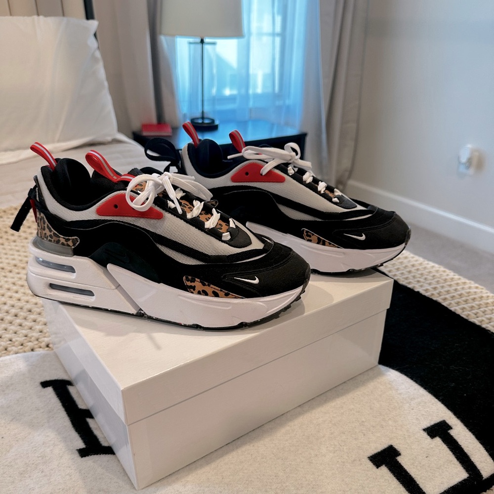 Nike Air Max Furyosa; Size: W 9.5